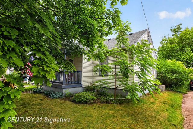 1907 James Street, Essexville, MI 48732