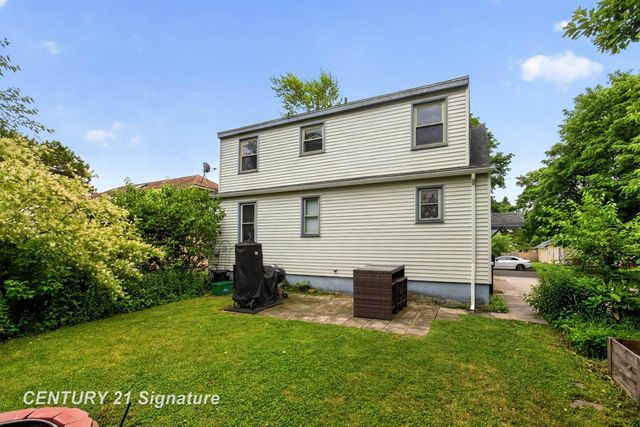 1907 James Street, Essexville, MI 48732