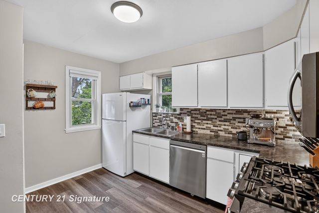 1907 James Street, Essexville, MI 48732