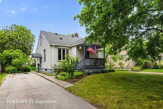 1907 James Street, Essexville, MI 48732
