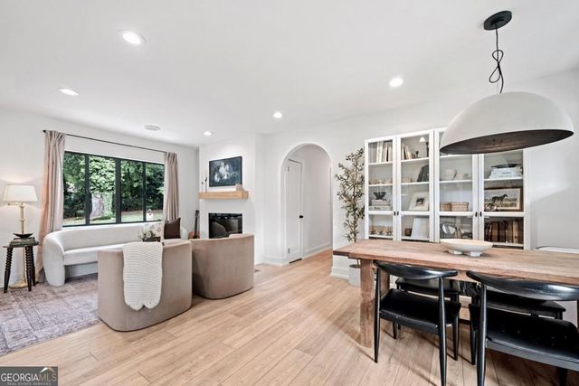 713 Meadowbrook Lane NE, Marietta, GA 30060