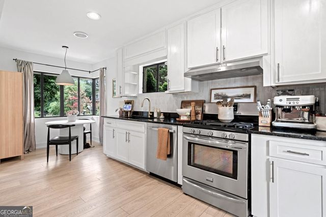 713 Meadowbrook Lane NE, Marietta, GA 30060