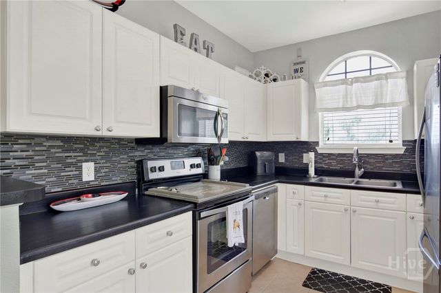 1735 Whitemarsh Way, Savannah, GA 31410