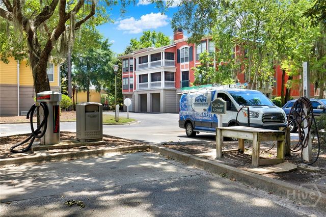 1735 Whitemarsh Way, Savannah, GA 31410