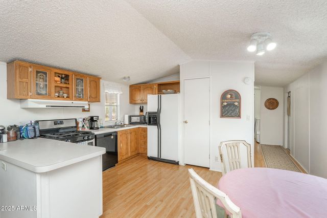 19650 E SQUAW VALLEY Parkway, Black Canyon City, AZ 85324