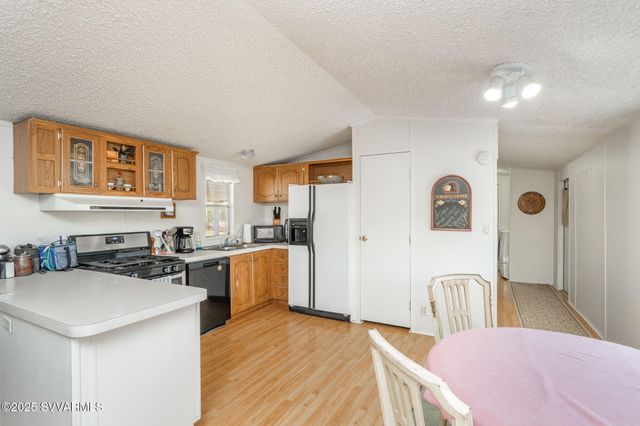 19650 E SQUAW VALLEY Parkway, Black Canyon City, AZ 85324