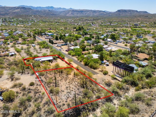 19650 E SQUAW VALLEY Parkway, Black Canyon City, AZ 85324