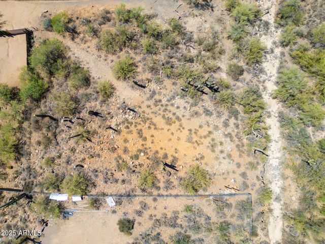 19650 E SQUAW VALLEY Parkway, Black Canyon City, AZ 85324