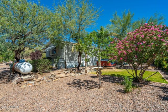 19650 E SQUAW VALLEY Parkway, Black Canyon City, AZ 85324