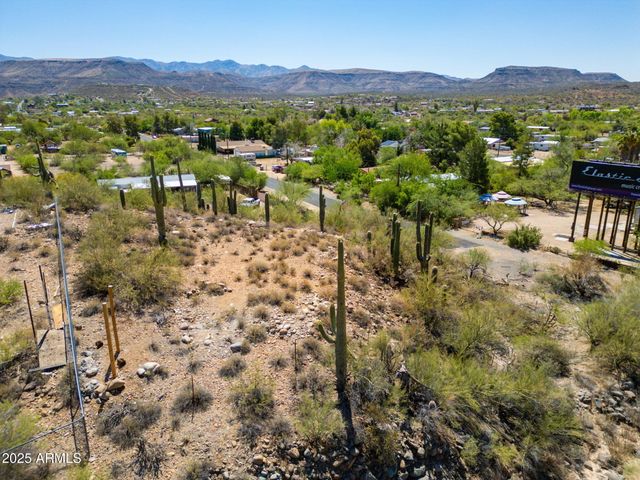 19650 E SQUAW VALLEY Parkway, Black Canyon City, AZ 85324