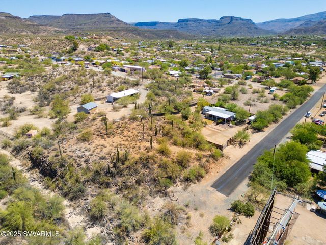 19650 E SQUAW VALLEY Parkway, Black Canyon City, AZ 85324