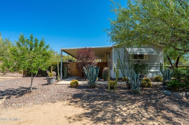 19650 E SQUAW VALLEY Parkway, Black Canyon City, AZ 85324