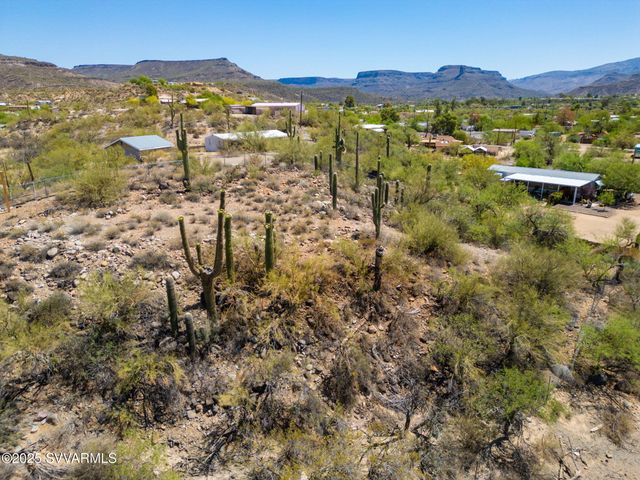 19650 E SQUAW VALLEY Parkway, Black Canyon City, AZ 85324