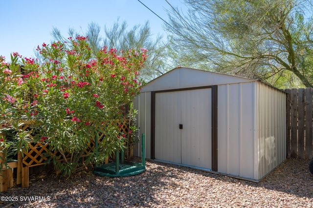 19650 E SQUAW VALLEY Parkway, Black Canyon City, AZ 85324