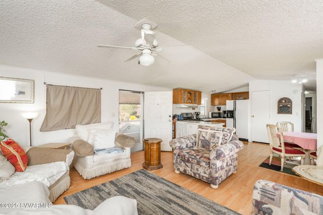 19650 E SQUAW VALLEY Parkway, Black Canyon City, AZ 85324