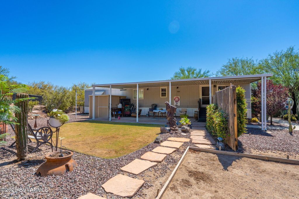 19650 E SQUAW VALLEY Parkway, Black Canyon City, AZ 85324