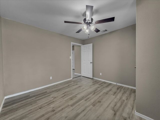 959 E Broadway Avenue, Fort Worth, TX 76104