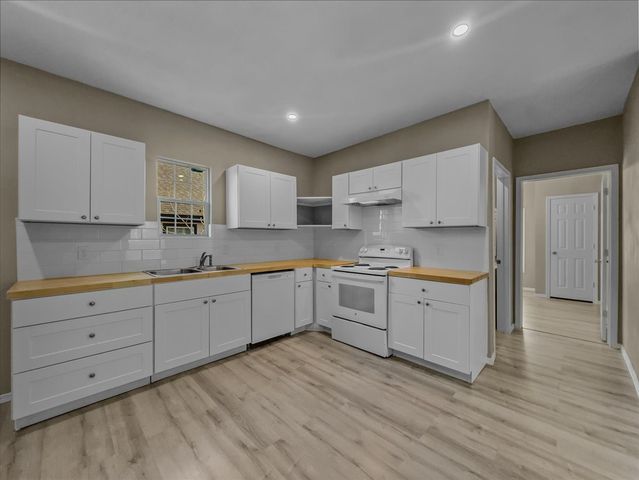 959 E Broadway Avenue, Fort Worth, TX 76104