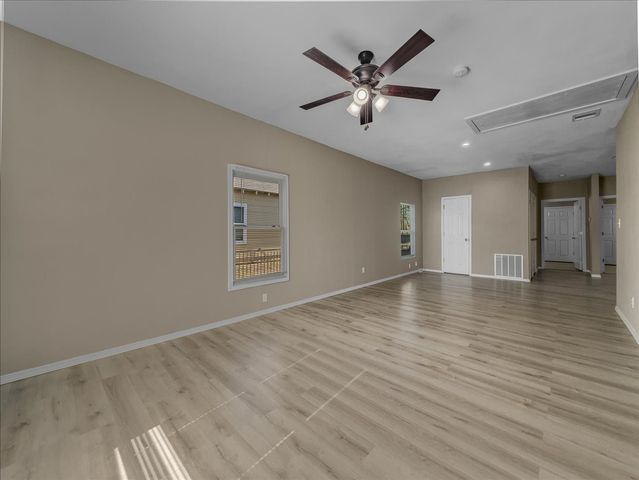 959 E Broadway Avenue, Fort Worth, TX 76104