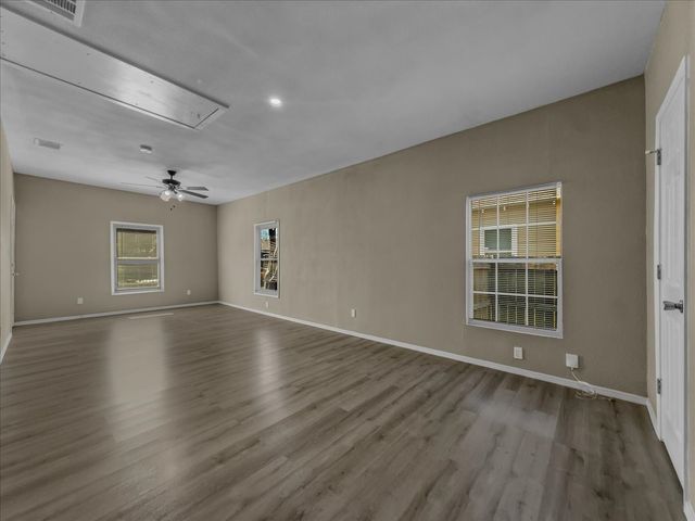 959 E Broadway Avenue, Fort Worth, TX 76104