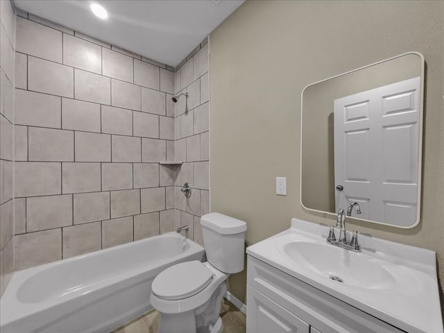 959 E Broadway Avenue, Fort Worth, TX 76104