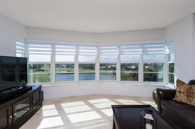 2500 NE 48th Lane 609, Fort Lauderdale, FL 33308