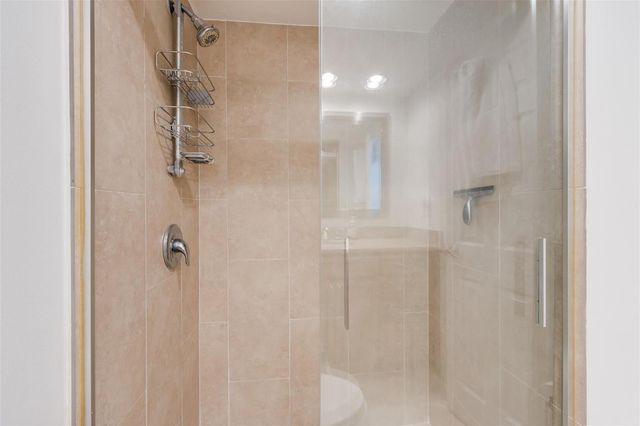 2500 NE 48th Lane 609, Fort Lauderdale, FL 33308