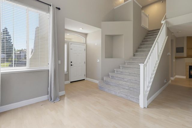 1080 Rudgwick Dr, Roseville, CA 95747