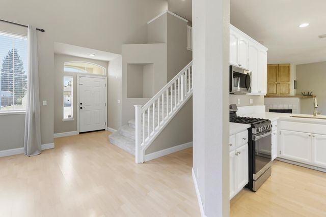 1080 Rudgwick Dr, Roseville, CA 95747