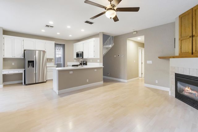 1080 Rudgwick Dr, Roseville, CA 95747