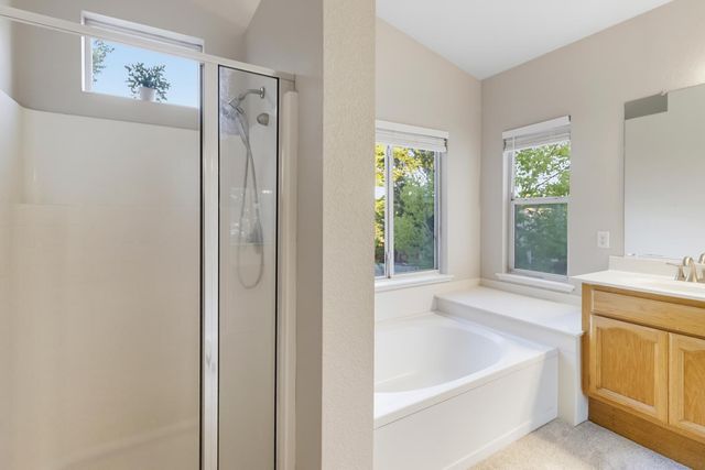 1080 Rudgwick Dr, Roseville, CA 95747
