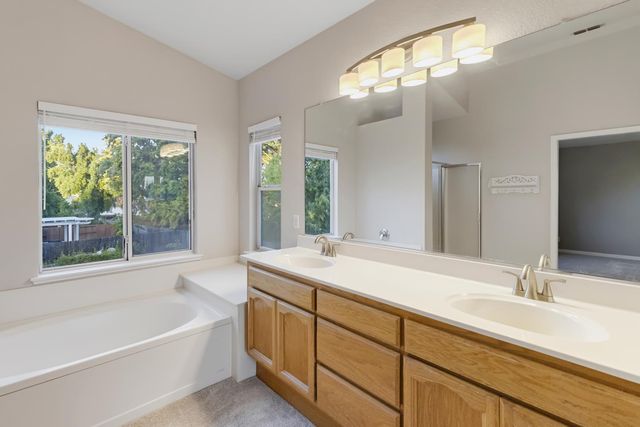 1080 Rudgwick Dr, Roseville, CA 95747