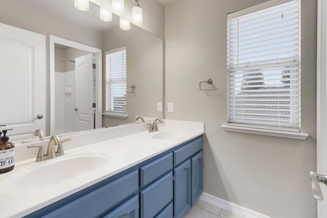 1080 Rudgwick Dr, Roseville, CA 95747