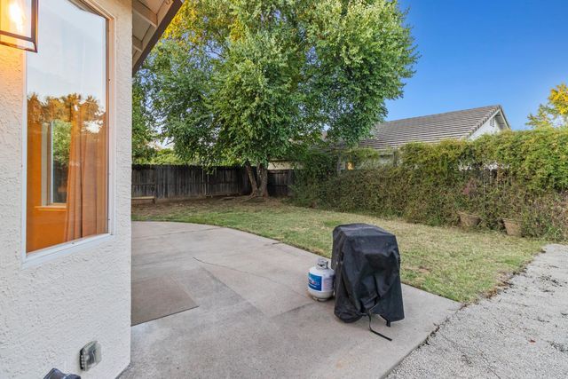 1080 Rudgwick Dr, Roseville, CA 95747