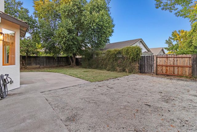 1080 Rudgwick Dr, Roseville, CA 95747