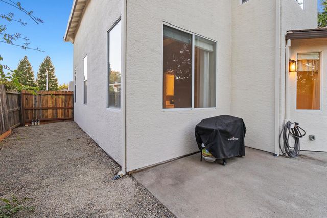 1080 Rudgwick Dr, Roseville, CA 95747