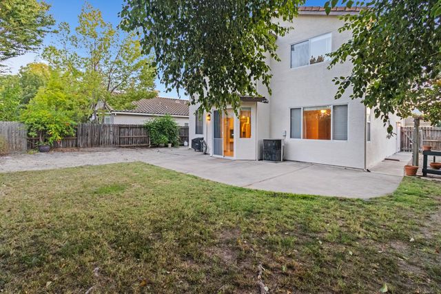 1080 Rudgwick Dr, Roseville, CA 95747
