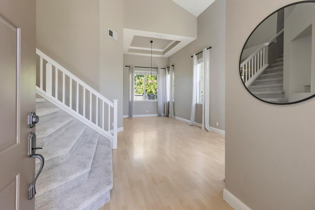 1080 Rudgwick Dr, Roseville, CA 95747