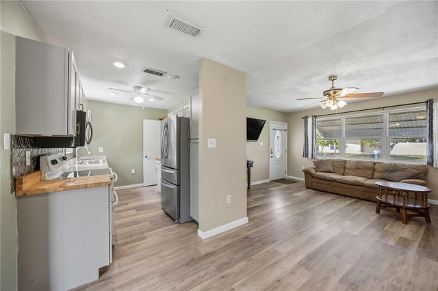 22243 HERNANDO AVENUE, Port Charlotte, FL 33952