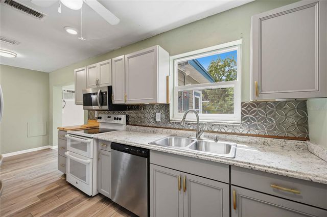 22243 HERNANDO AVENUE, Port Charlotte, FL 33952