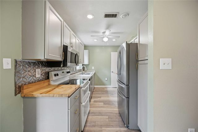 22243 HERNANDO AVENUE, Port Charlotte, FL 33952