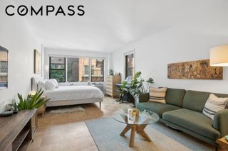 345 E 52nd St Apt 6C, New York City, NY 10022
