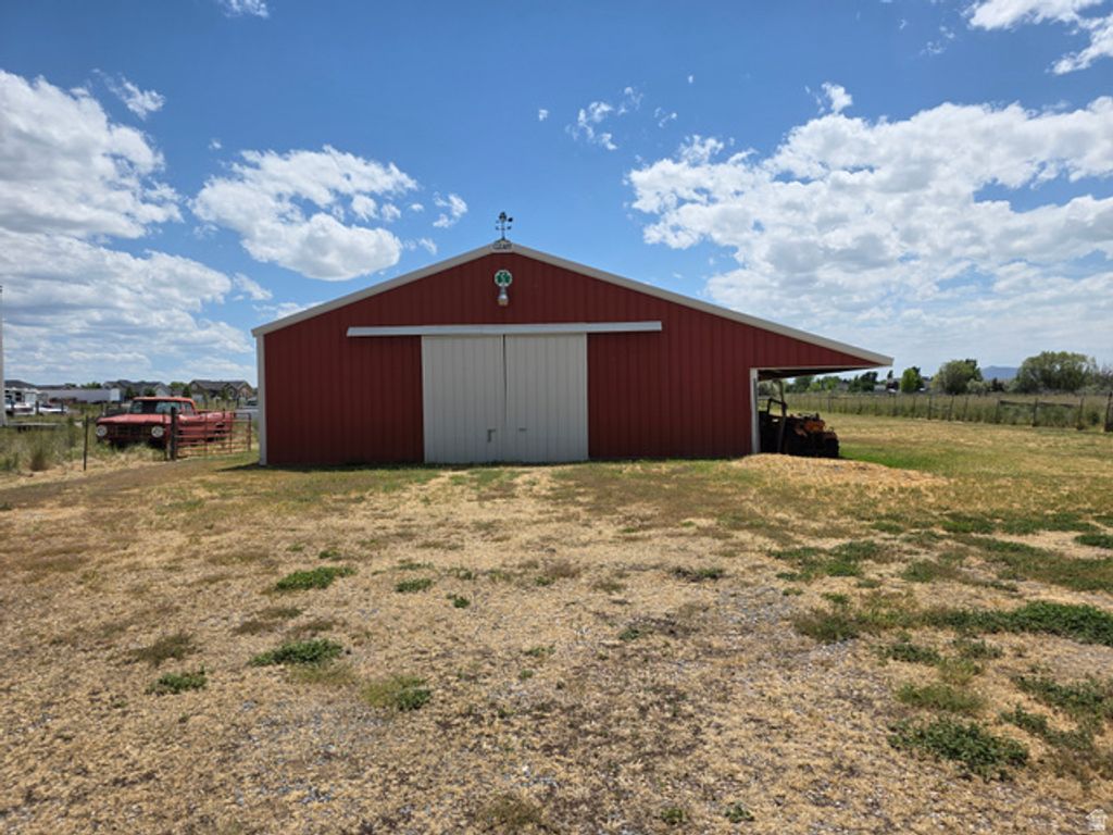 Image 13 of property listing at 3677 W 1800 N, West Point, UT 84015