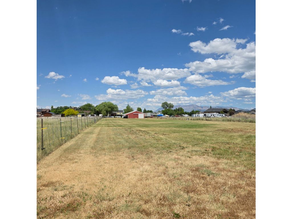 Image 14 of property listing at 3677 W 1800 N, West Point, UT 84015