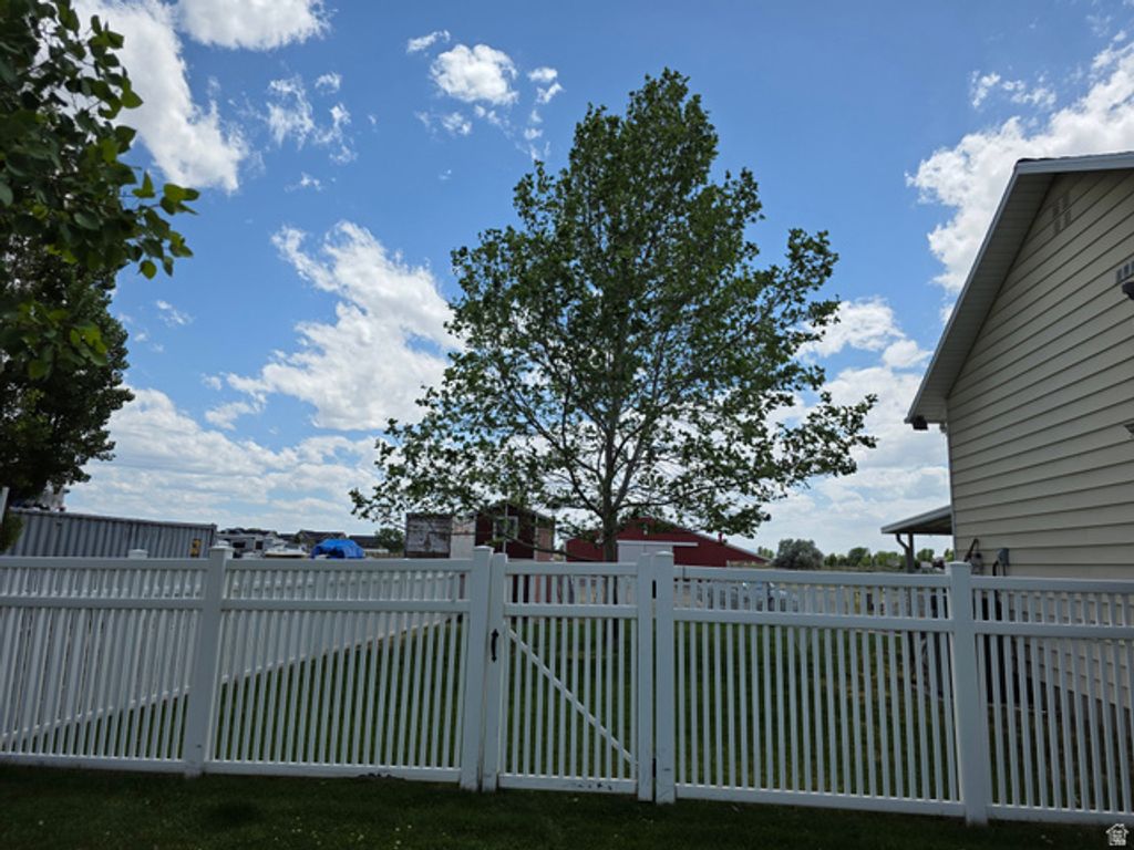 Image 8 of property listing at 3677 W 1800 N, West Point, UT 84015