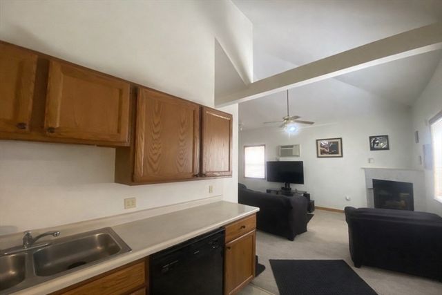 74 Lakewood 2R, Worcester, MA 01603