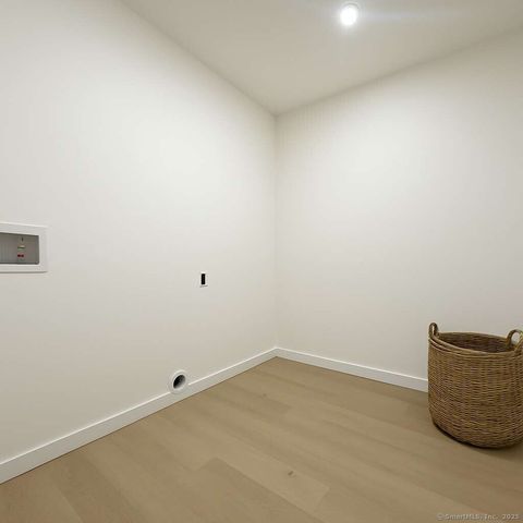 11 Coachman Lane, Woodbridge, CT 06525