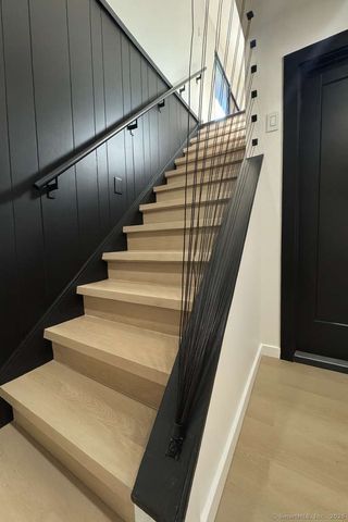 11 Coachman Lane, Woodbridge, CT 06525