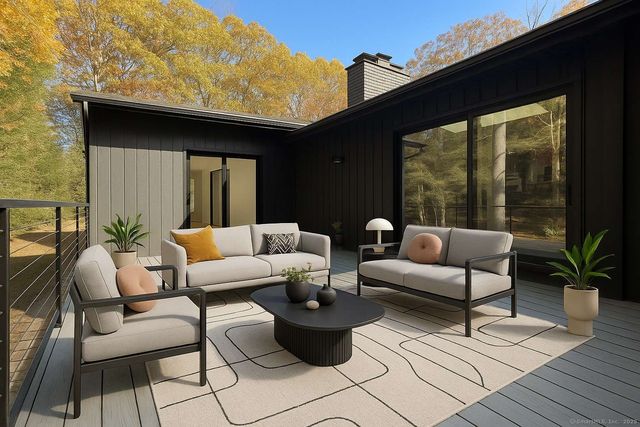 11 Coachman Lane, Woodbridge, CT 06525