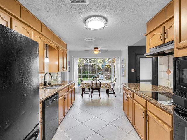 1318 Paisley Drive, Arlington, TX 76015